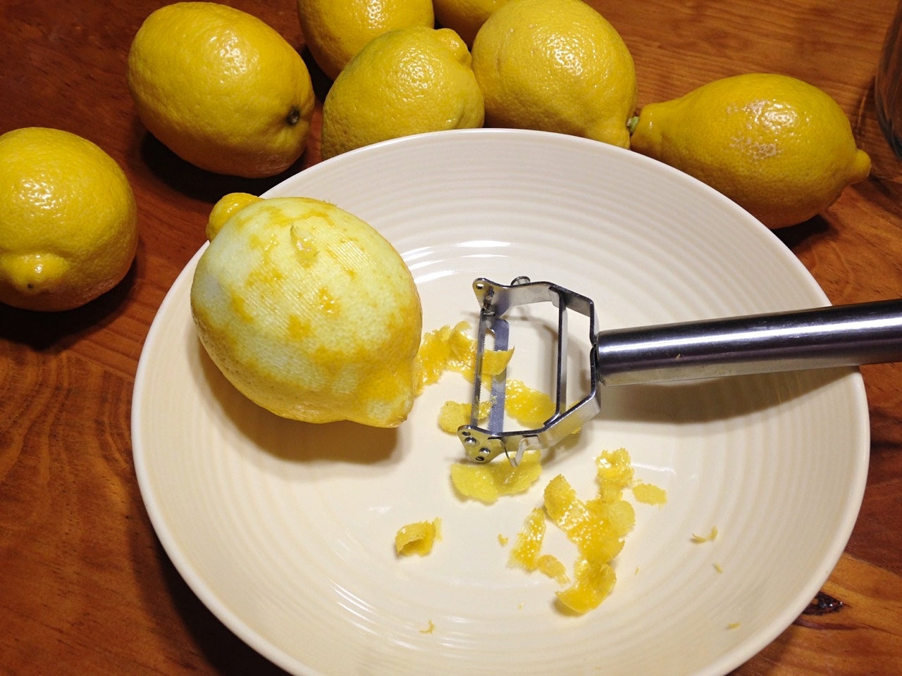 How to Grate, Zest and Juice a Lemon My Country Table