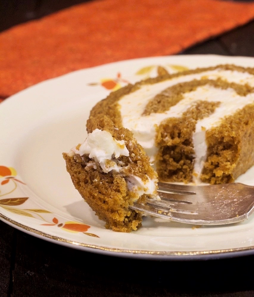 Perfect Fall Pumpkin Roll