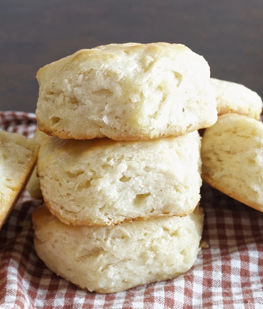 Flaky Buttermilk Biscuits - The Cookin Chicks