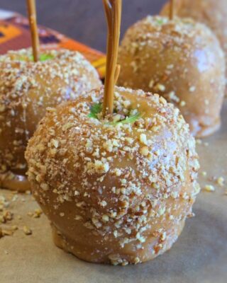 Classic Homemade Caramel Apples