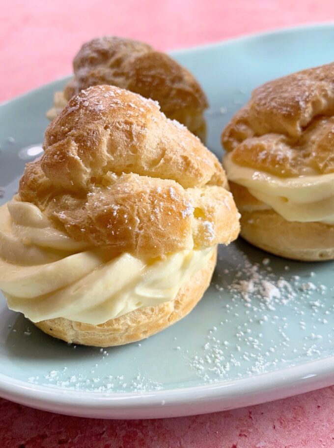 Choux pastry cream puffs.