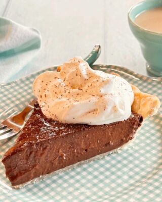 Old Fashioned Chocolate Cream Pie