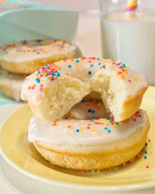 Baked Vanilla Cake Doughnuts