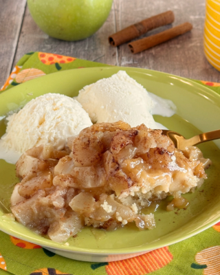 Slow Cooker Apple Pudding Cake