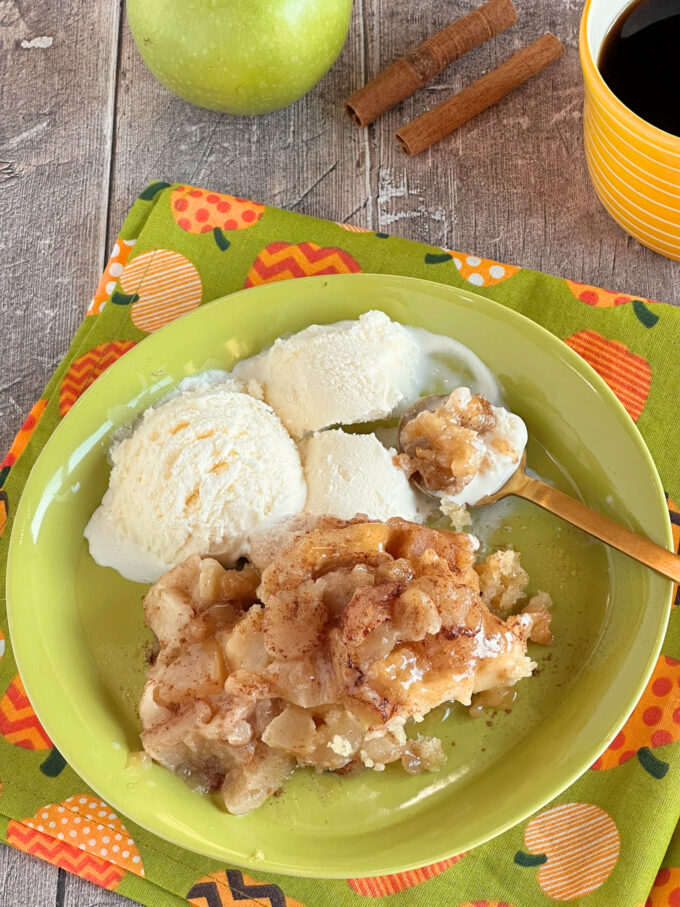 Slow Cooker Apple Pudding Cake.
